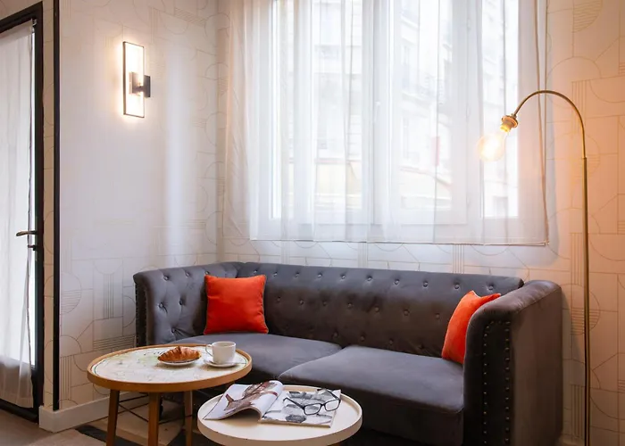 Cactus 3* Париж