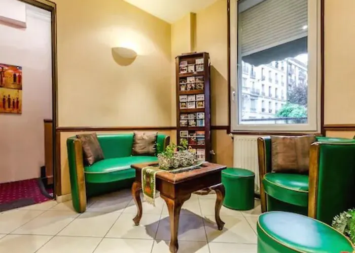 Cactus 3* Париж