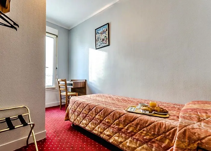 Отель Cactus Париж